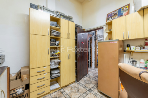 Image 39 - 198111