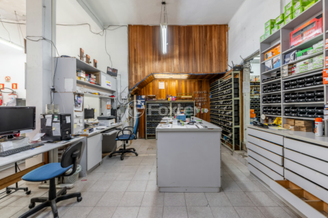 Image 41 - 198111