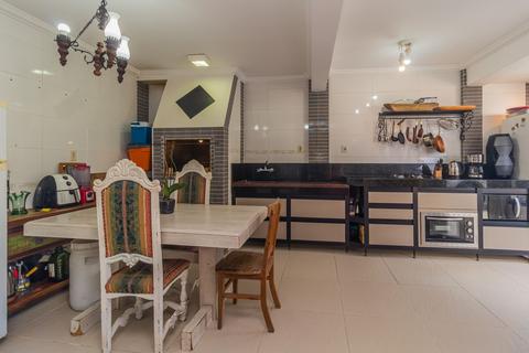 Image 21 - 202201
