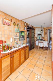 Image 37 - 202948