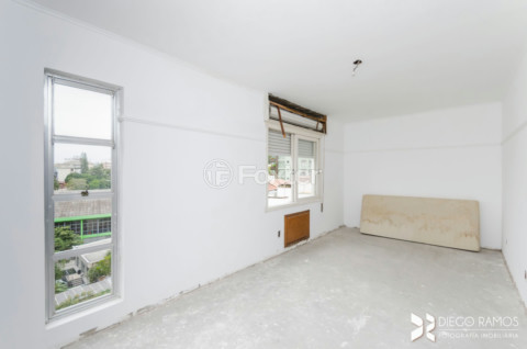Image 30 - 203011