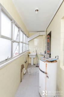 Image 37 - 203011