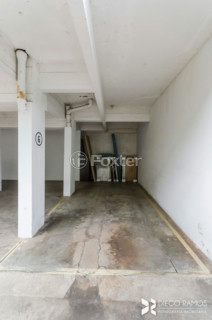 Image 40 - 203011