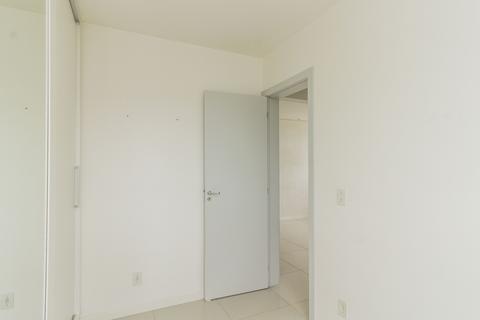 Image 17 - 203018