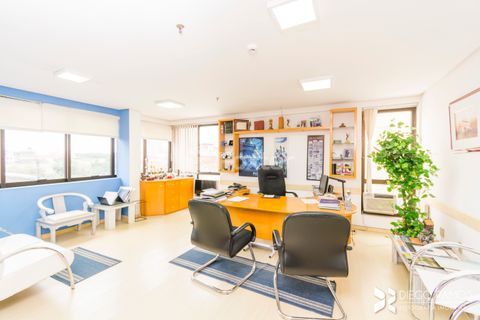 Image 1 - 203182