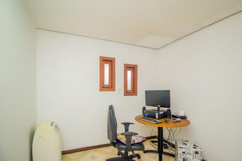 Image 17 - 203347