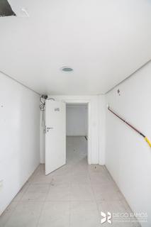 Image 33 - 203603