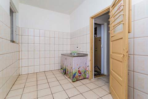 Image 19 - 203876