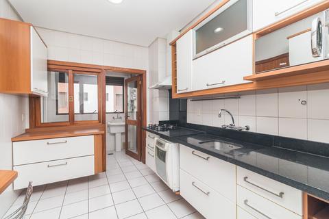 Image 31 - 203890