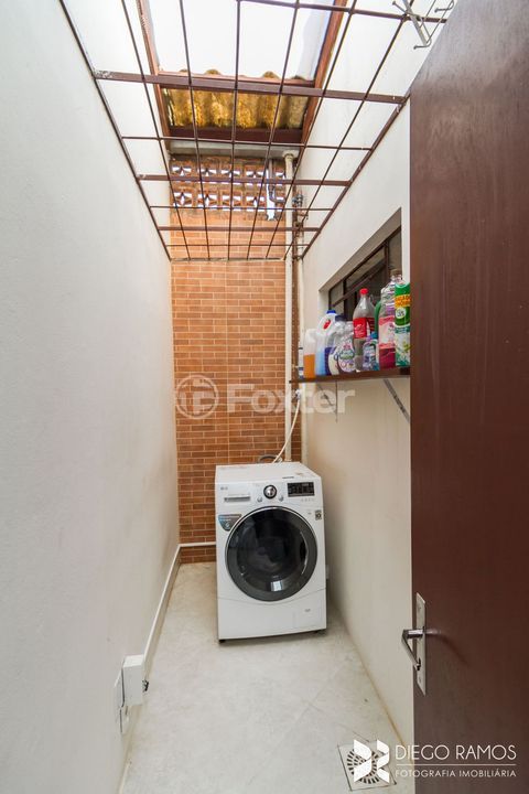 Image 21 - 203930