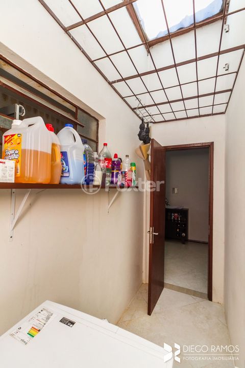 Image 22 - 203930