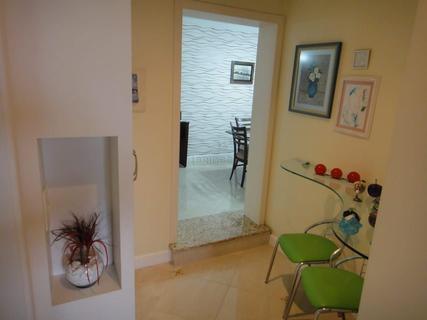 Image 3 - 203945