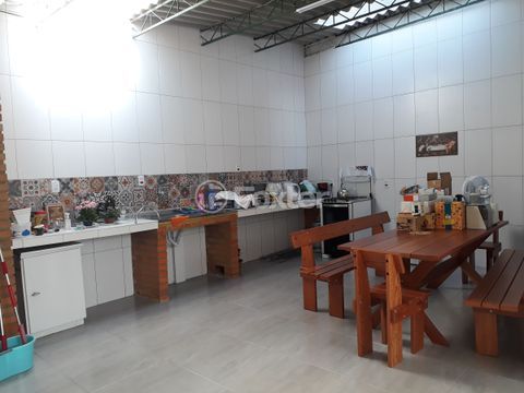 Image 20 - 204331