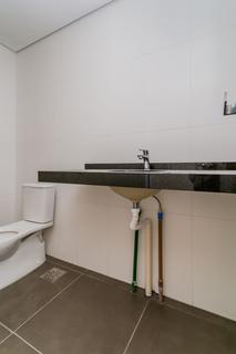 Image 6 - 204841