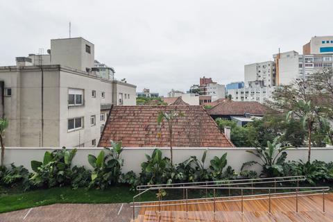 Image 33 - 205528