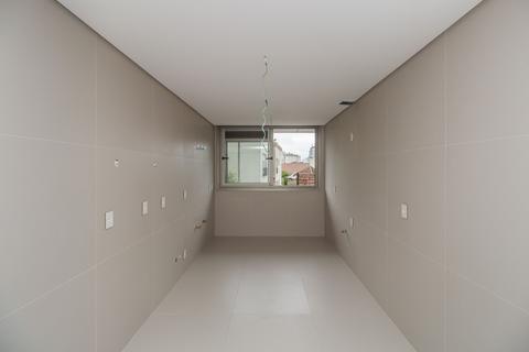 Image 42 - 205528
