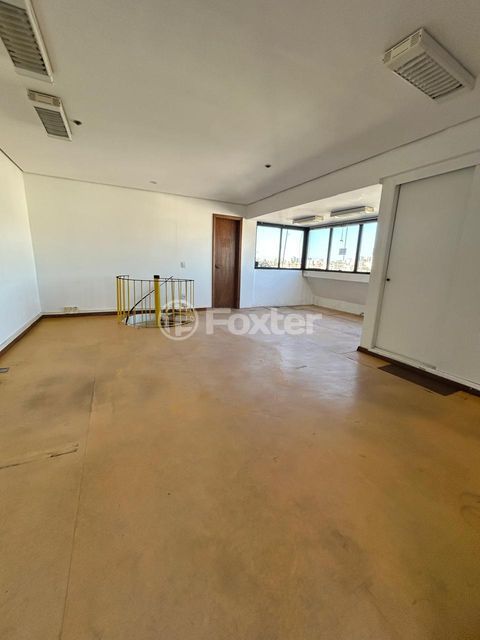 Image 7 - 205621