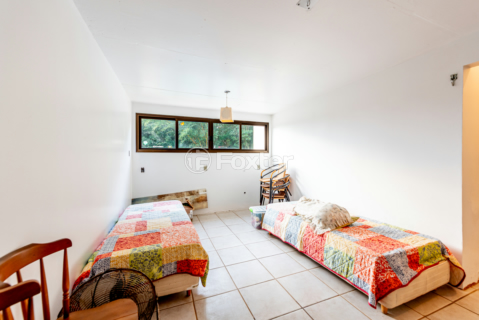 Image 37 - 205850
