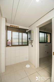 Image 31 - 205895