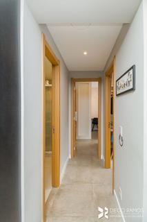 Image 20 - 206865