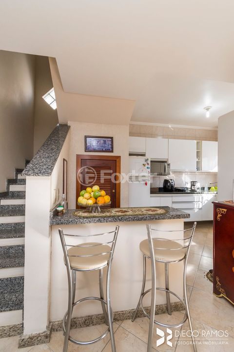 Image 17 - 207930