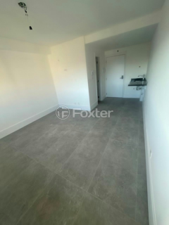 Image 2 - 207940