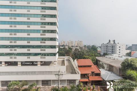 Image 17 - 208066