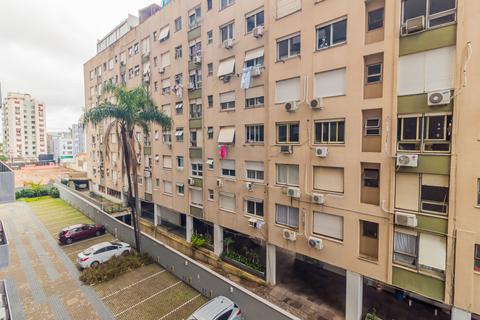 Image 11 - 208202