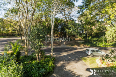 Image 68 - 208244