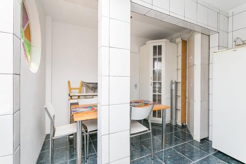 Image 24 - 208319
