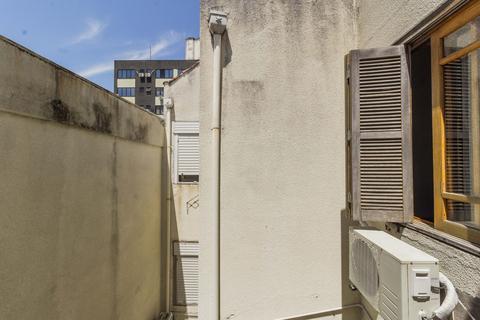 Image 16 - 208635