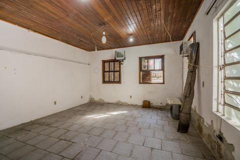 Image 29 - 209183
