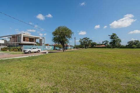 Image 15 - 210142