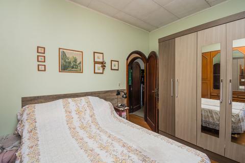 Image 21 - 210402