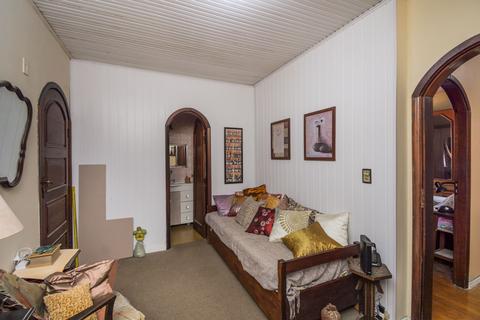 Image 28 - 210402