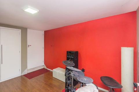 Image 29 - 211365