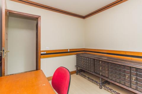 Image 32 - 211602