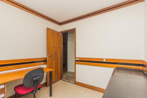 Image 33 - 211602