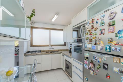 Image 35 - 212217