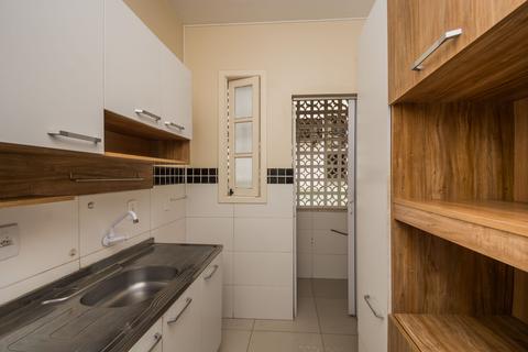 Image 15 - 213700