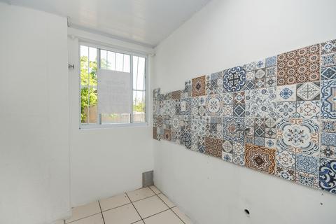 Image 13 - 213903