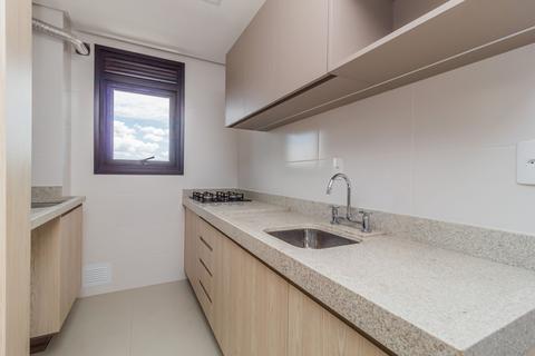 Image 17 - 214111