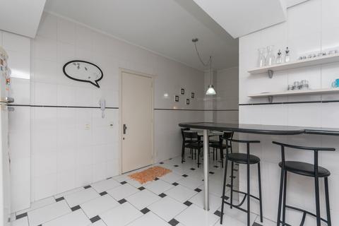 Image 31 - 214121