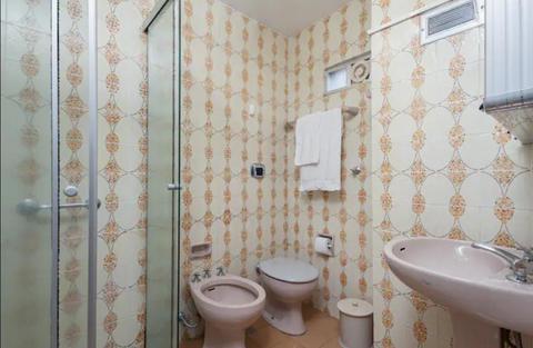Image 11 - 214400