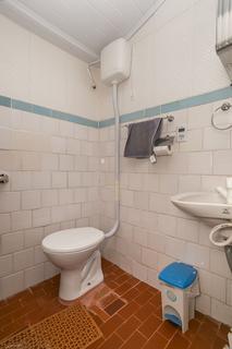 Image 15 - 214730