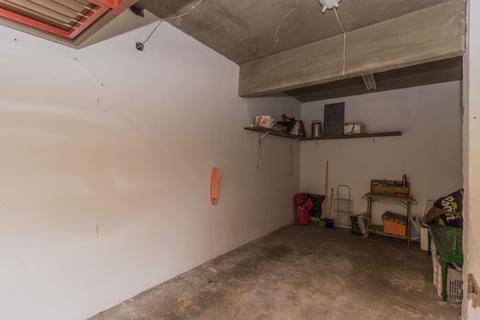 Image 30 - 214747