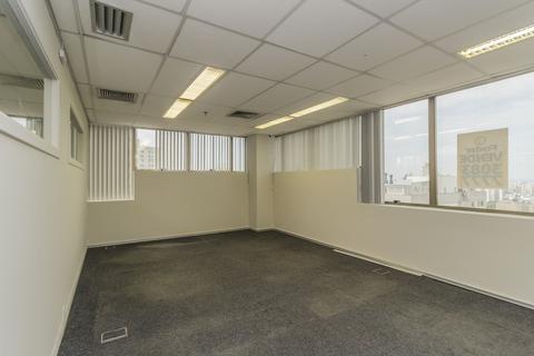 Image 21 - 214869