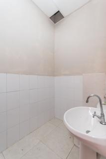Image 29 - 214954