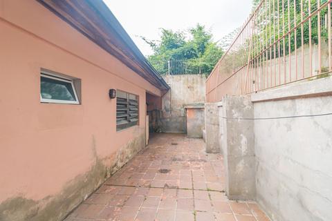 Image 34 - 215010
