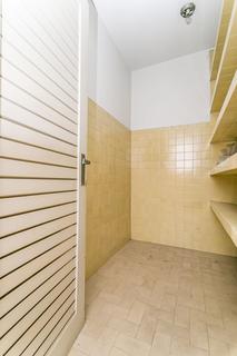 Image 39 - 215224